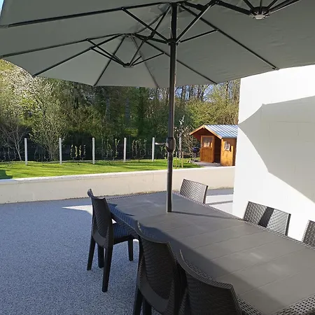 Au Bord De L'helpe Holiday home