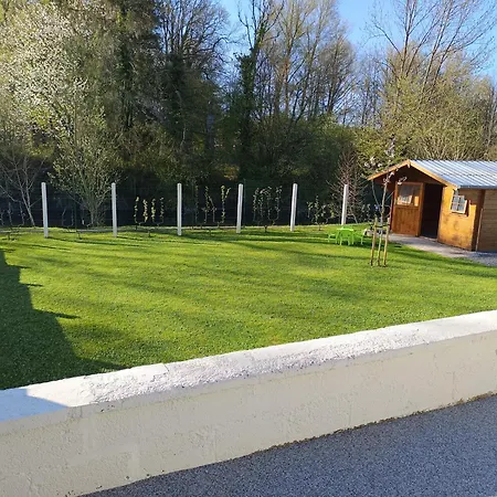 Au Bord De L'helpe